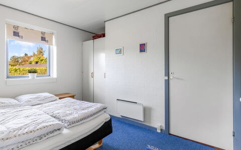 Mainio - 800M from the Sea: Suelo, Habitación, Techo, Habitación, Cama, Lecho, Marco De La Cama, Sábana, La Luz Del Día, Yeso