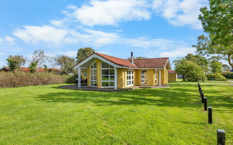 Solja - 85M from the Sea: Hierba, Pradera, El Terreno Del Lote, Cabaña, Área Rural, Prado, Edificios Del Jardín, Jardín, Cobertizo
