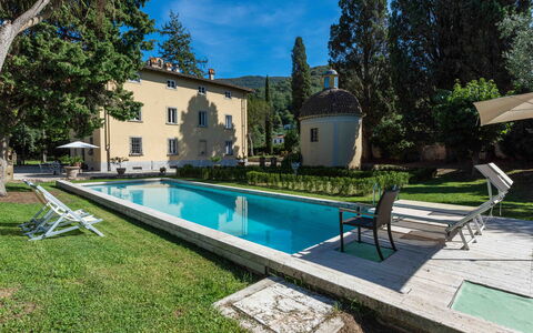 Villa Tambellini De Fondra: Casa, Inmuebles, Jardín, Paisajismo, Piscina, Hacienda, Yarda, Césped, Sombra, Patio Interior