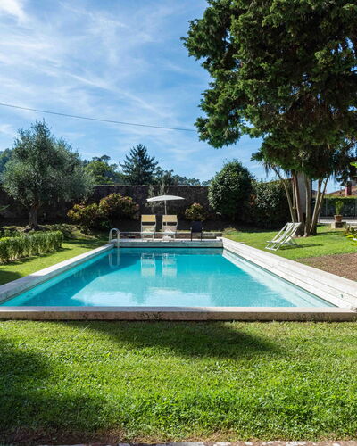 Villa Tambellini de Fondra: Piscina, Arbusto, Jardín, Recurso, Fuente De Agua, Sombra, Paisajismo, Patio Interior, Eco Hotel, Hacienda