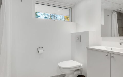 Alika - 300M from the Sea: Piso, Pared, Arreglo De Tubería, Suelo, Diseño De Interiores, Baño, Techo, Lavabo, Plomería, Lavabo Del Baño