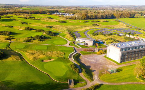 Castlemartyr Lodges (Tr4) No 3 (2 Bed): Llanura, Paisaje, El Terreno Del Lote, Fotografía Aérea, Campo, Inmuebles, Vista Panorámica, Césped, Campo De Golf