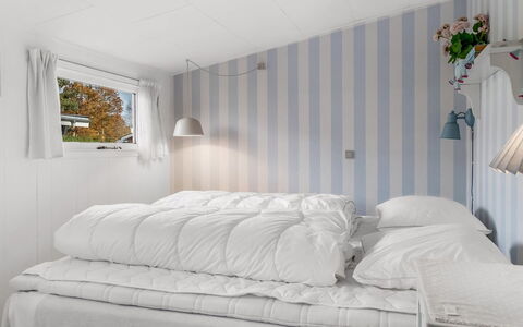 Kamilla - from the Sea: Mueble, Habitación, Diseño De Interiores, Cama, Pared, Lecho, Sábana, Linos, Blanco, Textil
