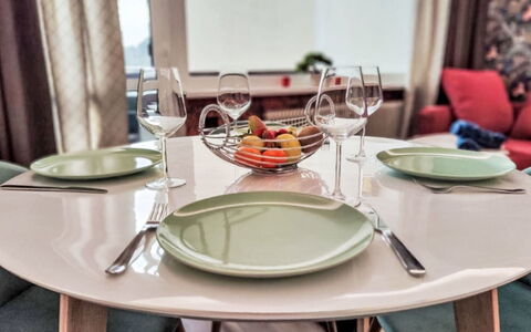 Sankt Urban 100: Mueble, Vajilla, Mesa, Utensilios Para Servir, Vajilla, Cocina Y Comedor Mesa, Comedor, Plato, Diseño De Interiores, Porcelana