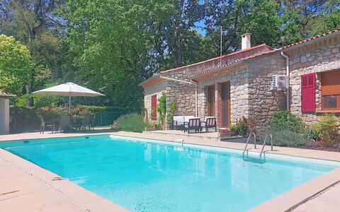 Les Pierres Fleuries: Piscina, Recurso, Inmuebles, Eco Hotel, Mueble Para Exteriores, Hacienda, Paisajismo, Patio Interior, Villa, Casa De Campo