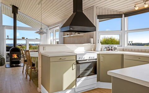 Tjarven - 350M from the Sea: Diseño De Interiores, Piso, Cocina, Techo, Mostrador, Madera, Suelo, Gabinetes, Mueble, Aparato De Cocina
