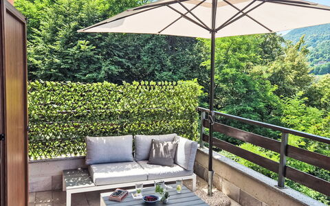 Bellavista: Mueble, Mueble Para Exteriores, Madera, Mesa, Silla, Paraguas, Mesa Al Aire Libre, Maceta, Jardín