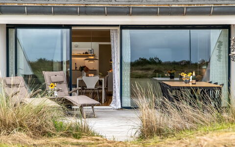 Adelbrand - 1Km from the Sea: Madera, Mueble, Departamento, Habitación, Techo, Manchas De Madera, Silla, Madera Dura, Barniz, Maderas