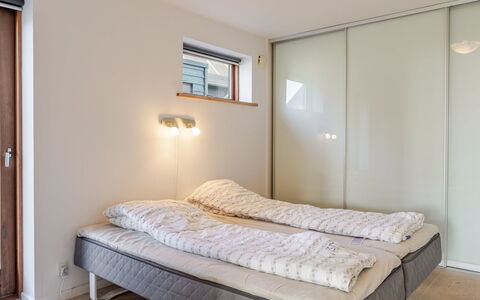 Thomine - 2.5Km from the Sea: Piso, Diseño De Interiores, Suelo, Madera, Mueble, Techo, Cama, Habitación, Encendiendo, Habitación