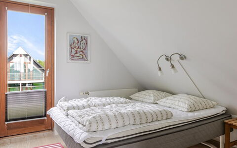 Thomine - 2.5Km from the Sea: Piso, Suelo, Techo, Diseño De Interiores, Mostrador, Cocina, Gabinetes, Habitación, Electrodoméstico, Lámpara