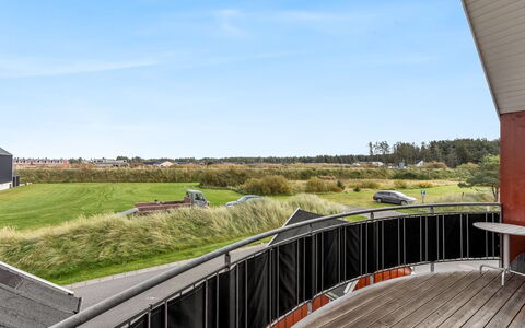 Janik - 700M from the Sea: Mueble, Madera, Diseño De Interiores, Piso, Suelo, Silla, Habitación, Techo, Sala, Departamento