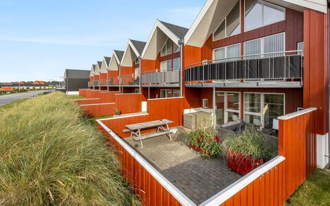 Janik - 700M from the Sea: Mueble, Madera, Diseño De Interiores, Piso, Suelo, Silla, Habitación, Techo, Sala, Departamento