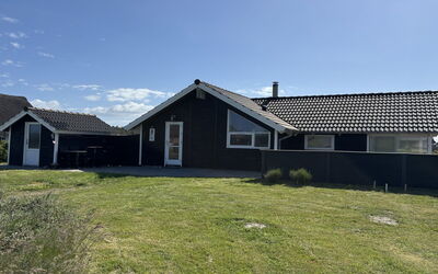 Bryngeir - 100M from the Sea