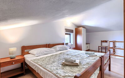 Alojamiento:&nbsp;Pintur 800.1