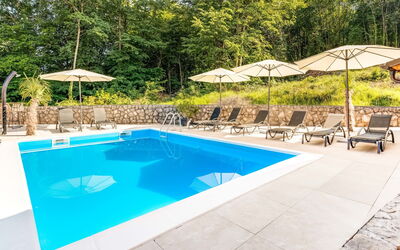 Opatija Matulji 508: Piscina, Recurso, Mueble Para Exteriores, Eco Hotel, Ocio, Paraguas, Sunlounger, Jardín, Silla, Paisajismo