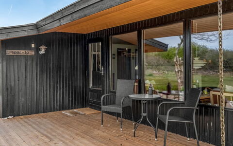 Wenche - 840M from the Sea: Mueble, Diseño De Interiores, Madera, Techo, Piso, Suelo, Suelos De Madera, Cocina Y Comedor Mesa, Mesa, Lámpara