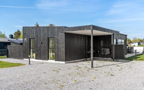 Barnet - 180M to the Fjord: Techo, Casa, Puerta, Cabaña, Sombra, Vía Muerta, Yarda, Inmuebles, Patio Interior