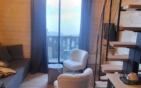 Balcons de Venosc: Madera, Mueble, Diseño De Interiores, Suelo, Piso, Habitación, Departamento, Manchas De Madera, Sala, Madera Dura