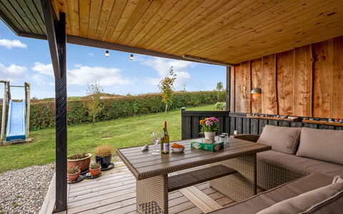 Benite - 600M from the Sea: Cabaña, Patio Interior, Yarda, Edificios Del Jardín, Cobertizo, Vía Muerta, Mueble Para Exteriores, Cuarto De Troncos, Estructura Al Aire Libre, Choza
