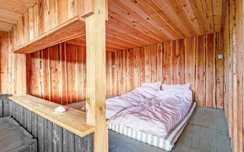 Benite - 600M from the Sea: Cabaña, Patio Interior, Yarda, Edificios Del Jardín, Cobertizo, Vía Muerta, Mueble Para Exteriores, Cuarto De Troncos, Estructura Al Aire Libre, Choza