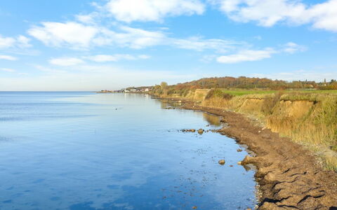 Sigbrit - 100M from the Sea: Azul, Agua, Los Recursos Hídricos, Cuerpo De Agua, Horizonte, Costa, Costeras Y Los Accidentes Geográficos Oceánico, Corriente De Agua, Banco, Mar