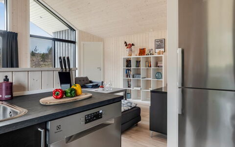 Jelisaveta - 45Km from the Sea: Cocina, Diseño De Interiores, Mueble, Aparato De Cocina, Piso, Madera, Electrodoméstico, Techo, Mostrador, Suelo