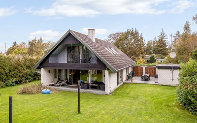 Gia - 500M from the Sea