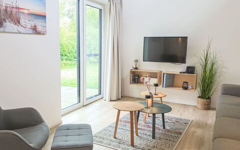 Strandnah 131 (Seenähe): Mueble, Diseño De Interiores, Piso, Suelo, Madera, Habitación, Sala, Casa, Suelos De Madera, Encendiendo