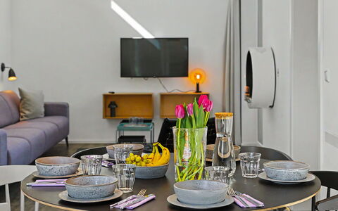 Schulenburg (137): Mueble, Diseño De Interiores, Piso, Mesa, Silla, Comedor, Cocina Y Comedor Mesa, Casa, Suelo, Habitación
