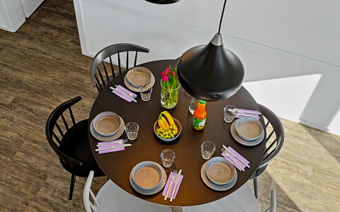 Schulenburg (137): Mueble, Madera, Silla, Mesa, Comedor, Cocina Y Comedor Mesa, Diseño De Interiores, Piso, Suelo, Restaurante
