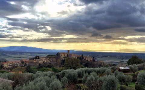 Your Tuscan Retreat: Cielo, Naturaleza, Horizonte, Paisaje, Pradera, Llanura, Área Rural, El Terreno Del Lote, Noche, Mañana
