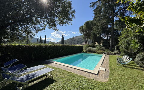 Allo Scoiattolo: Piscina, Sombra, Jardín, Recurso, Eco Hotel, Paisajismo, Patio Interior, Hacienda, Yarda, Cobertura