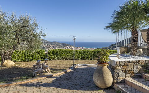 Villa Caroline, Private Pool and Seaview: Paisaje, Mar, Maceta, Oceano, Losa, Costa, Paisajismo, Planta De Casa, Zona Tropical