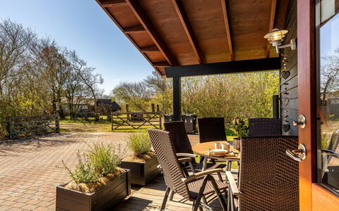 Jaane - 250M to the Fjord: Cabaña, Patio Interior, Yarda, Edificios Del Jardín, Cobertizo, Vía Muerta, Mueble Para Exteriores, Cuarto De Troncos, Estructura Al Aire Libre, Choza