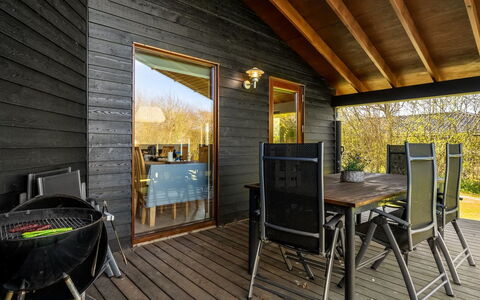 Jaane - 250M to the Fjord: Cabaña, Patio Interior, Yarda, Edificios Del Jardín, Cobertizo, Vía Muerta, Mueble Para Exteriores, Cuarto De Troncos, Estructura Al Aire Libre, Choza