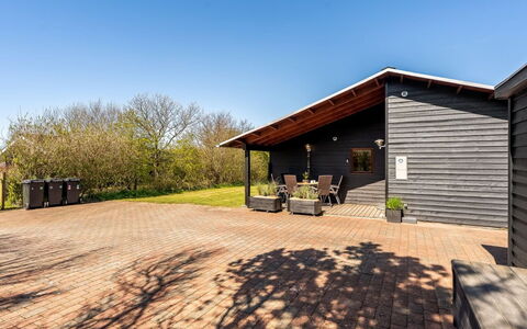 Jaane - 250M to the Fjord: Cabaña, Patio Interior, Yarda, Edificios Del Jardín, Cobertizo, Vía Muerta, Mueble Para Exteriores, Cuarto De Troncos, Estructura Al Aire Libre, Choza