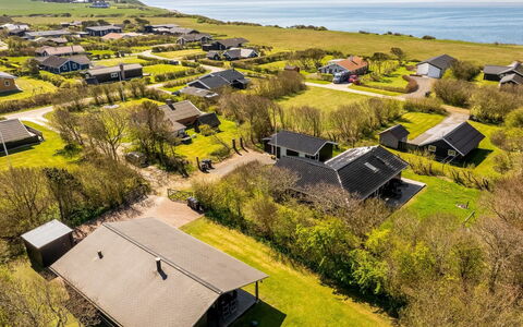 Jaane - 250M to the Fjord: Cabaña, Patio Interior, Yarda, Edificios Del Jardín, Cobertizo, Vía Muerta, Mueble Para Exteriores, Cuarto De Troncos, Estructura Al Aire Libre, Choza
