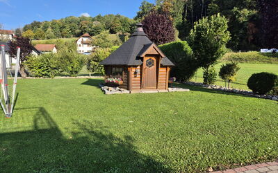Naturnah mit Pool und Sauna