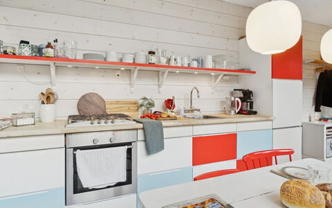 Ellenora - 1.7Km from the Sea: Cocina, Diseño De Interiores, Mueble, Mostrador, Piso, Aparato De Cocina, Techo, Electrodoméstico, Habitación, Encendiendo