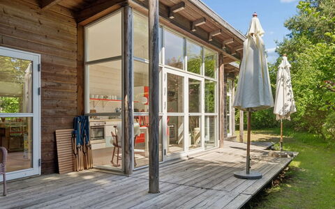 Ellenora - 1.7Km from the Sea: Madera, Porche, Puerta, Piso, Madera Dura, Casa, Suelo, Manchas De Madera, Suelos De Madera, Material Compuesto