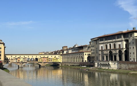 Il Ferrone Apartment with Garden - Greve in Chiant: Agua, Los Recursos Hídricos, Cuerpo De Agua, Camino Acuático, Corriente De Agua, Canal, Puente, Ciudad, Canal, Arquitectura
