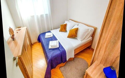 Sandra: Suelo, Piso, Madera, Habitación, Cama, Suelos De Madera, Diseño De Interiores, Sábana, Linos, Lecho