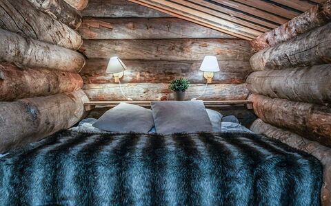 Tunturin Villa Pipo: Madera, Habitación, Sábana, Lecho, Linos, Cama, Diseño De Interiores, Habitación, Marco De La Cama, Almohada