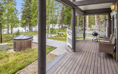 Villa White Water: Madera, Cabaña, Casa, Casa, Puerta, Madera Dura, Edificios Del Jardín, Manchas De Madera, Cuarto De Troncos, Tablón