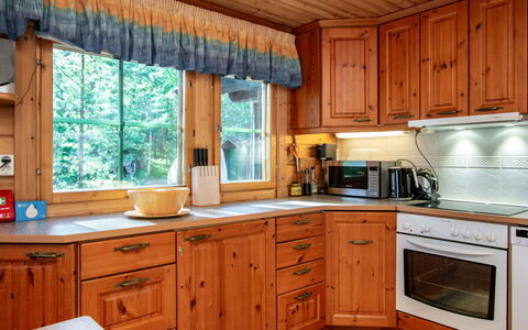 Susiranta: Diseño De Interiores, Madera, Gabinetes, Cocina, Piso, Mostrador, Techo, Mueble, Cajón, Lavabo