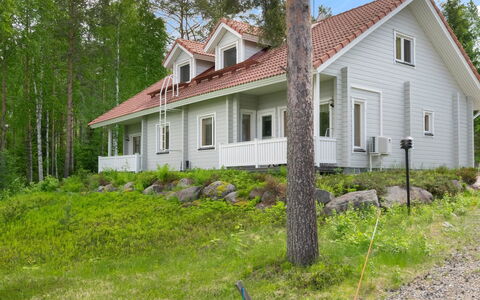 Vuokatti Villas Susi: Diseño De Interiores, Mueble, Sofá, Piso, Suelo, Habitación, Techo, Sala, Departamento