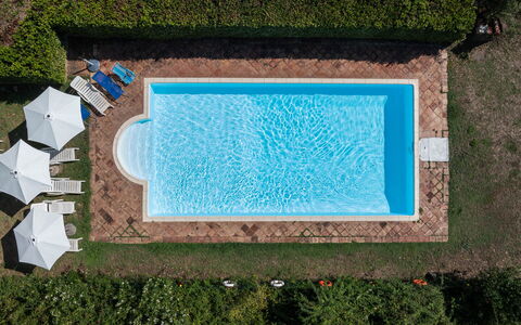 Mulino di Carpineto with Pool Gaiole in Chianti: Piscina, Azul, Material Compuesto, Recurso, Thermae, Hotel, Hacienda, Mueble Para Exteriores, Villa, Fuente De Agua