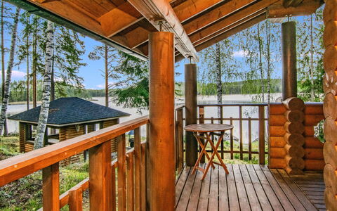 Villa Saimaa: Madera, Porche, Cabaña, Cuarto De Troncos, Madera Dura, Manchas De Madera, Cubierta, Tablón, Eco Hotel, Balcón