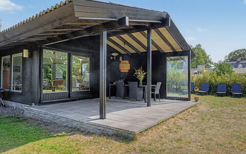 Anelle - 100M from the Sea: Madera, Techo, Porche, Edificios Del Jardín, Puerta, Casa, Sombra, Cabaña, Estructura Al Aire Libre, Cobertizo