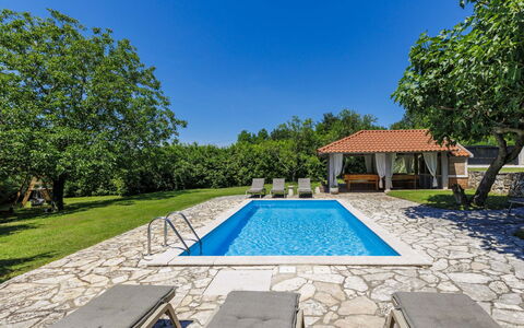 Elli: Azul, Piscina, Recurso, Inmuebles, Sombra, Casa De Campo, Cabaña, Eco Hotel, Jardín, Patio Interior
